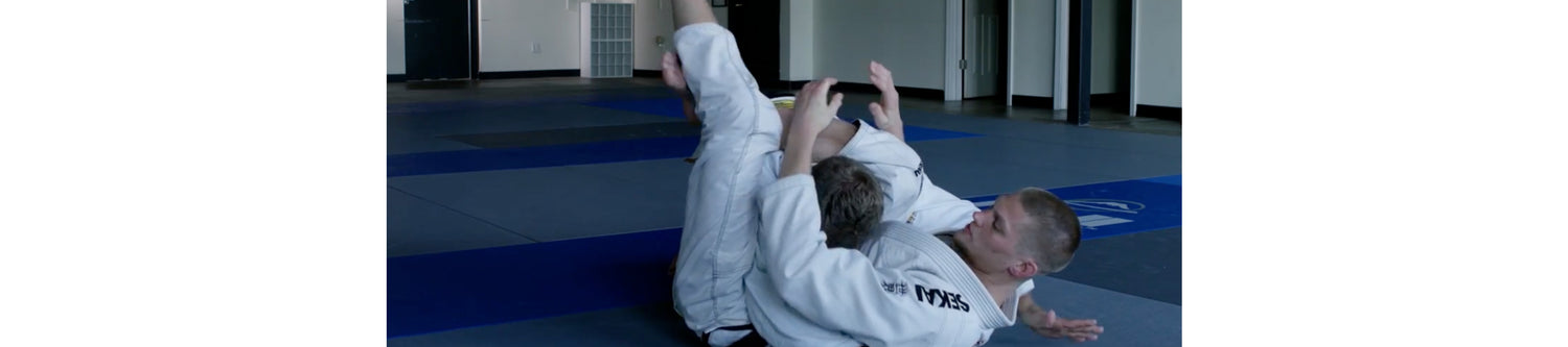 How to do a basic triangle choke