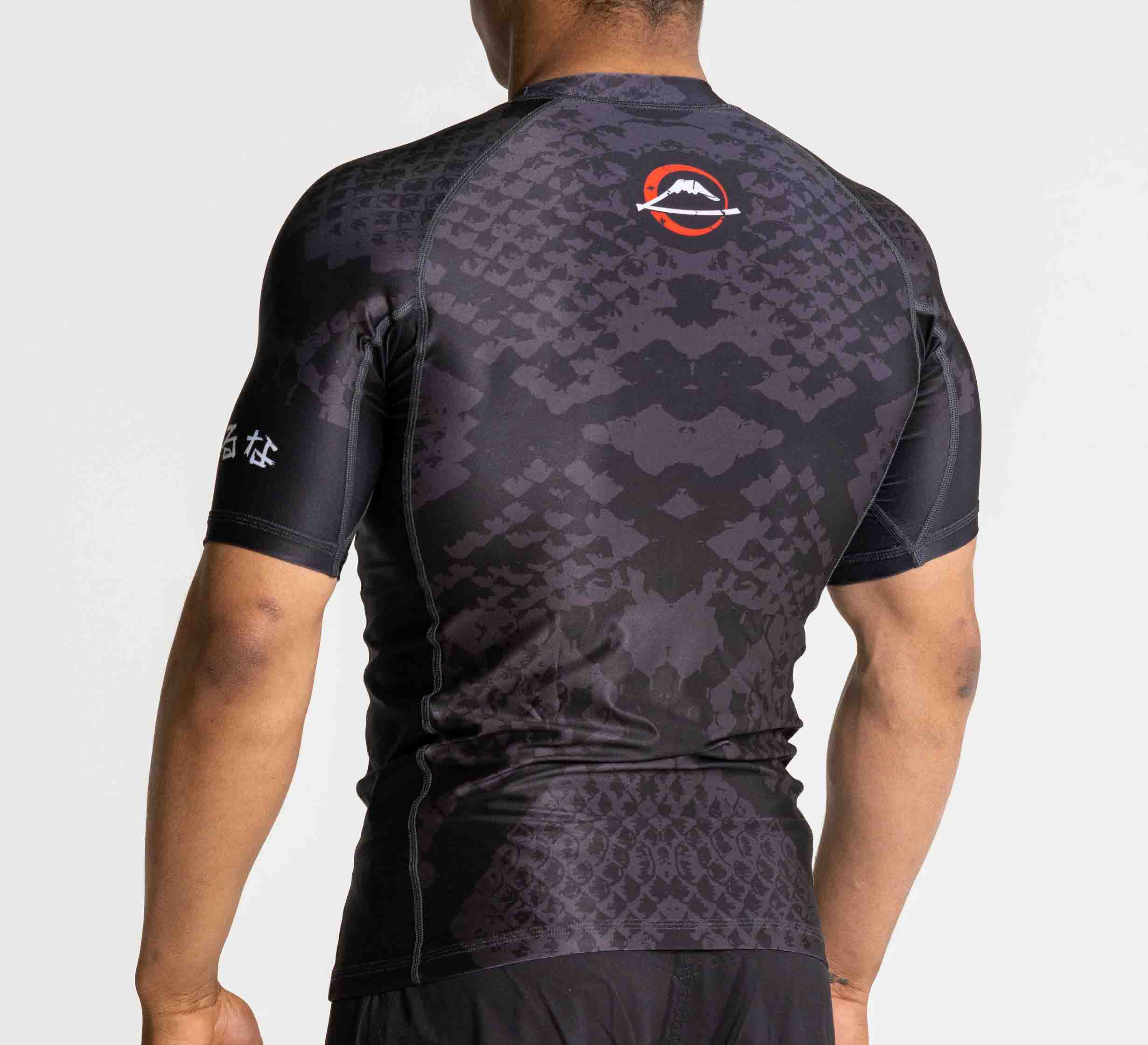 Oni vs. Anaconda Short Sleeve Rashguard Black