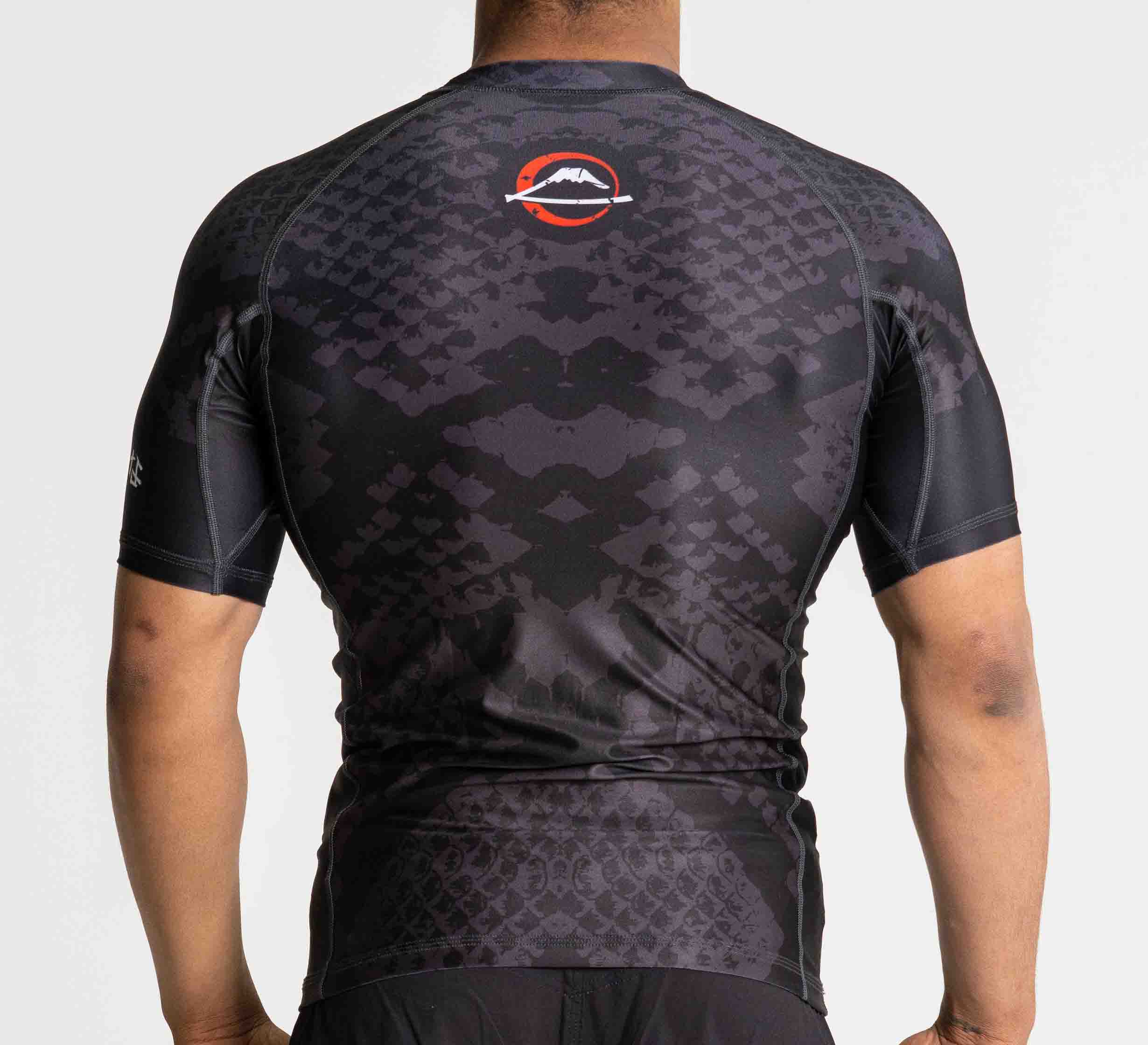 Oni vs. Anaconda Short Sleeve Rashguard Black