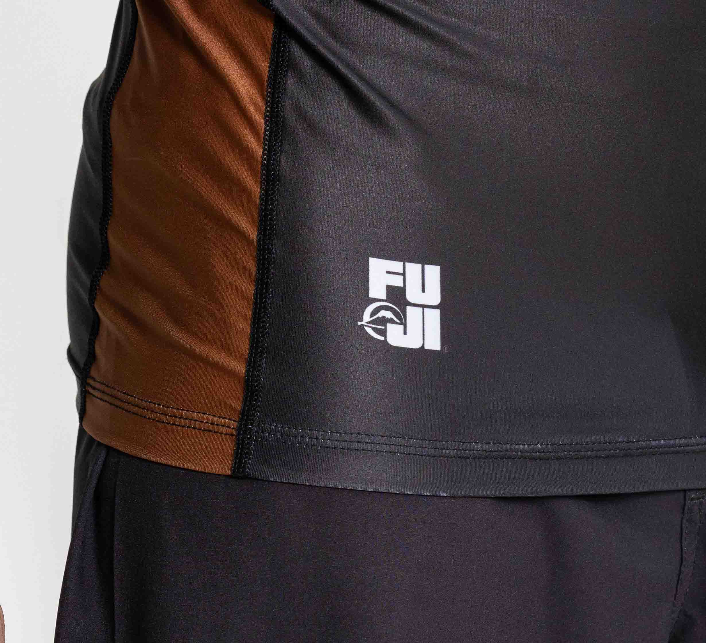 Six Blades Long Sleeve Rashguard Brown