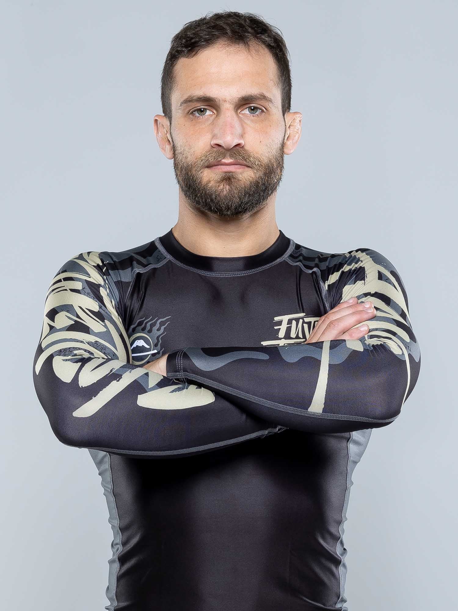 Yakedo Standard Long Sleeve Rashguard Black