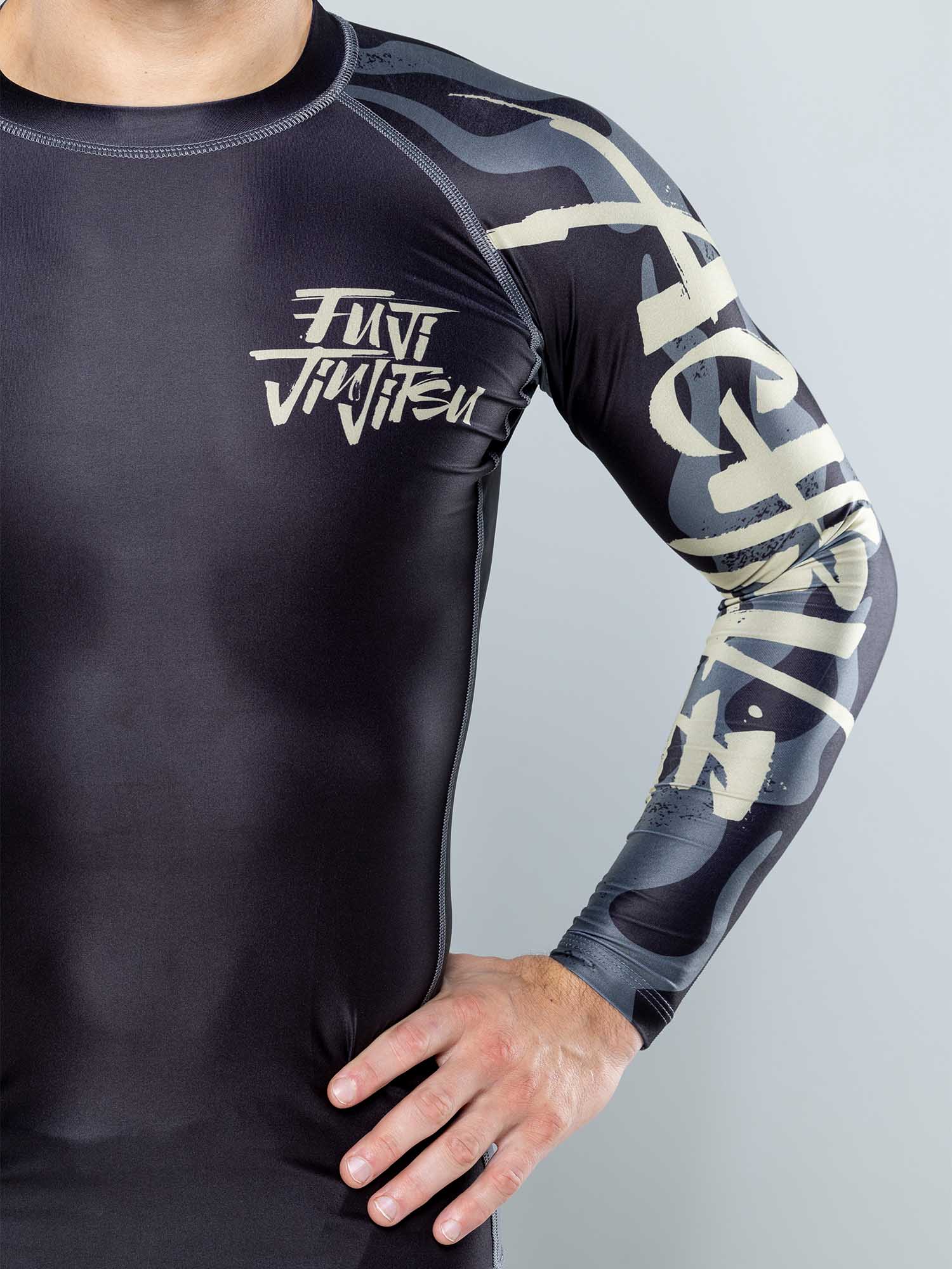 Yakedo Standard Long Sleeve Rashguard Black