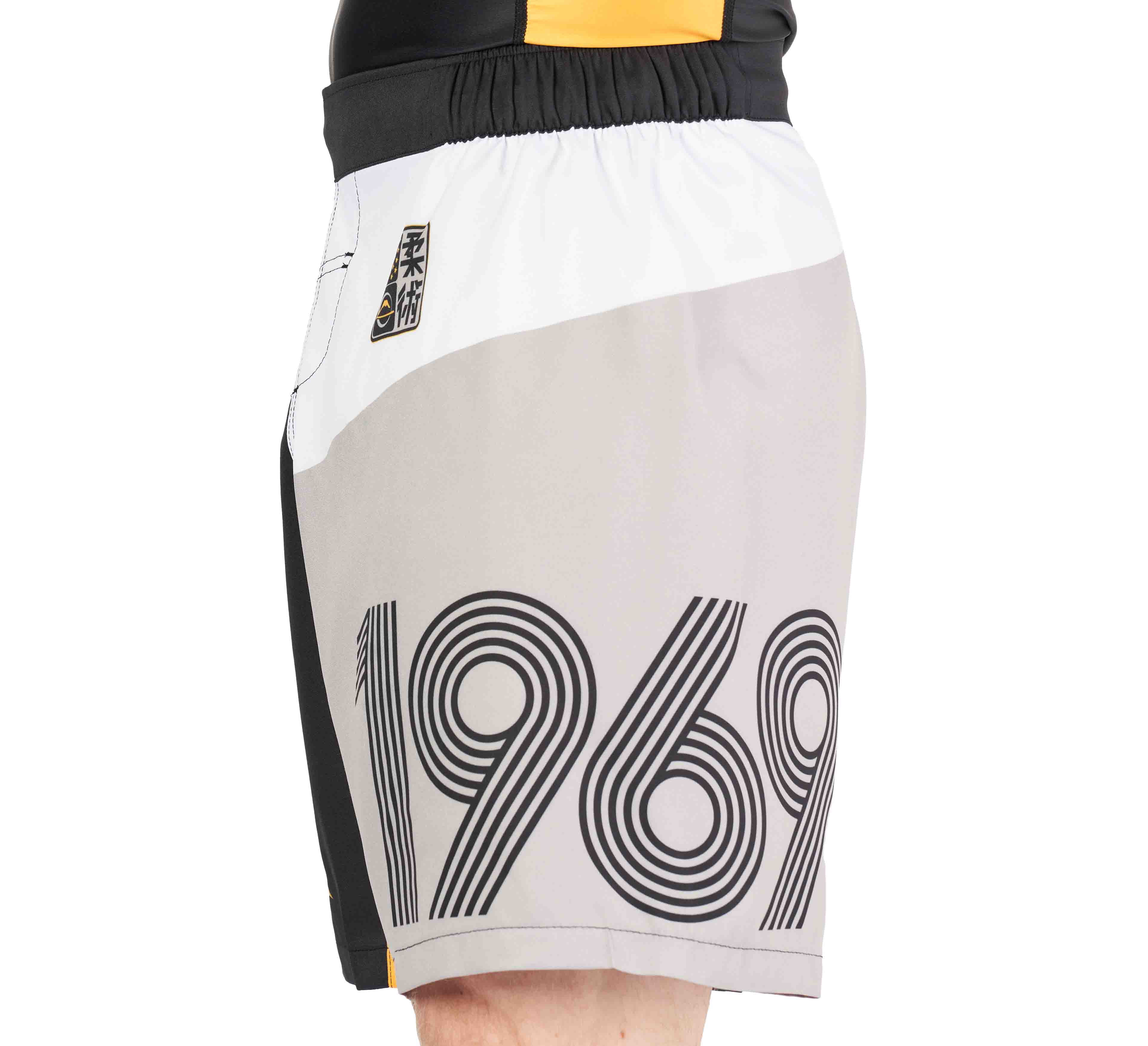 Linear Lockdown Lightweight Shorts Black/Orange